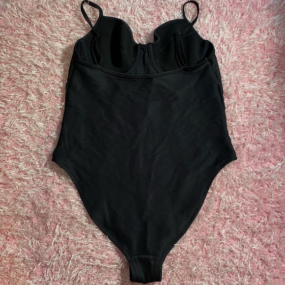 Old navy womens black one piece swimsuit - Picture 2 of 3